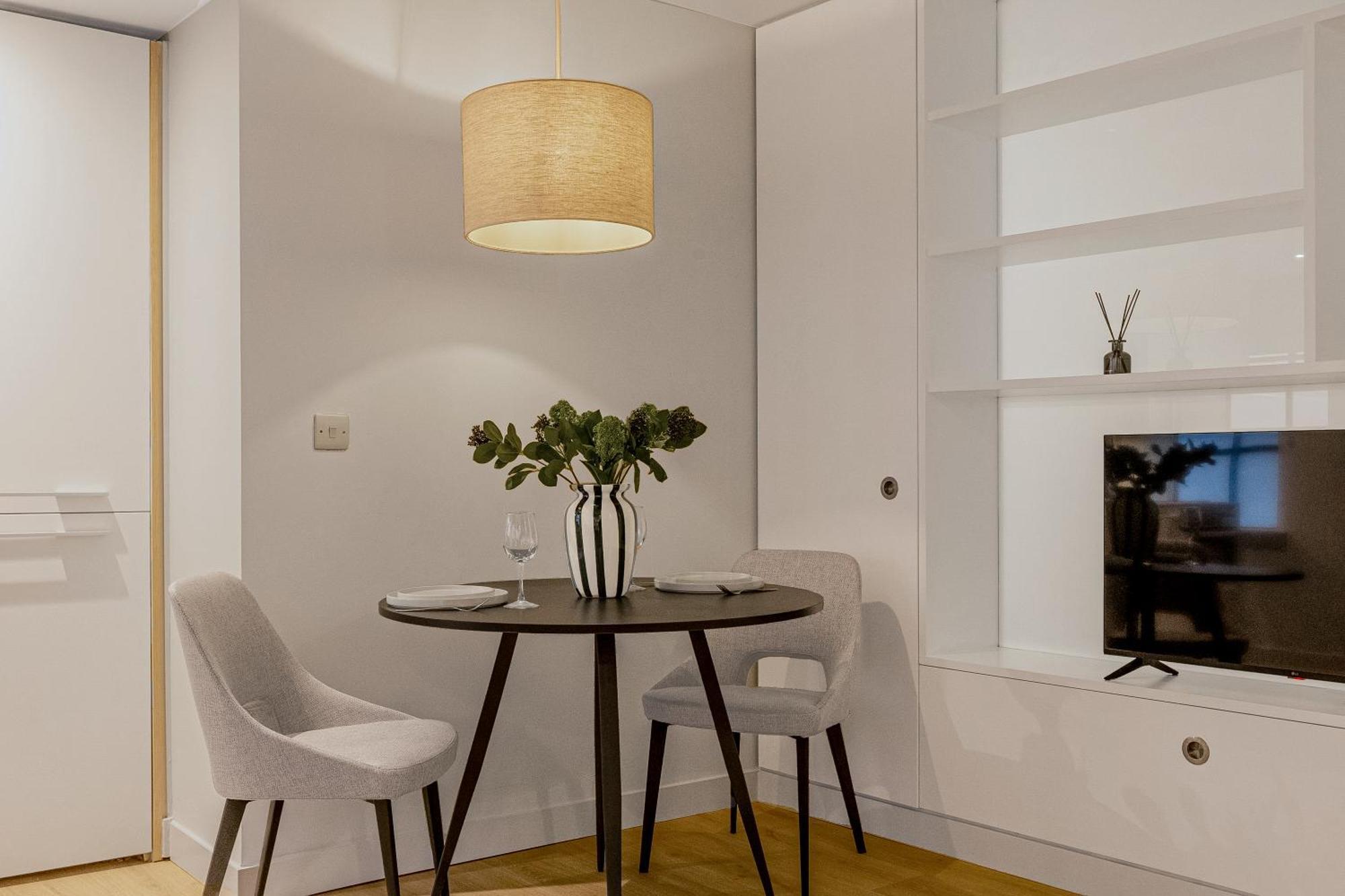 Central Servised Apartments On Artillery Lane London Bagian luar foto