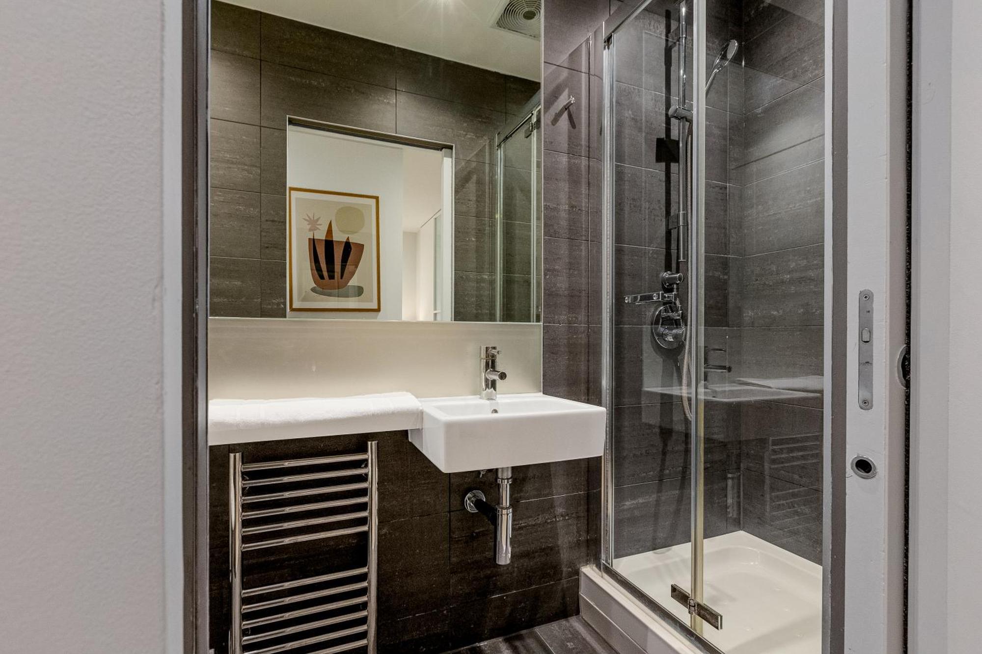 Central Servised Apartments On Artillery Lane London Bagian luar foto