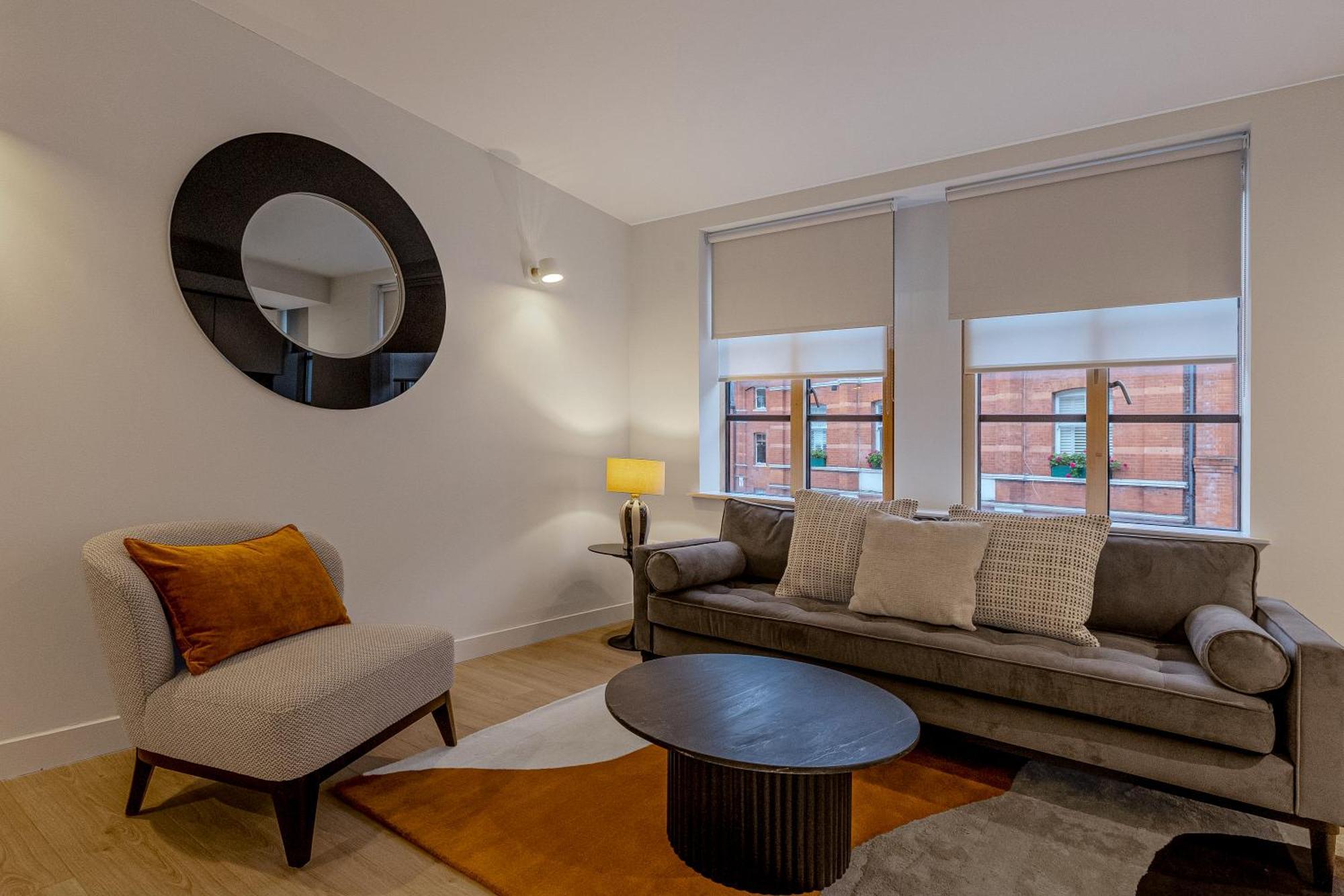 Central Servised Apartments On Artillery Lane London Bagian luar foto