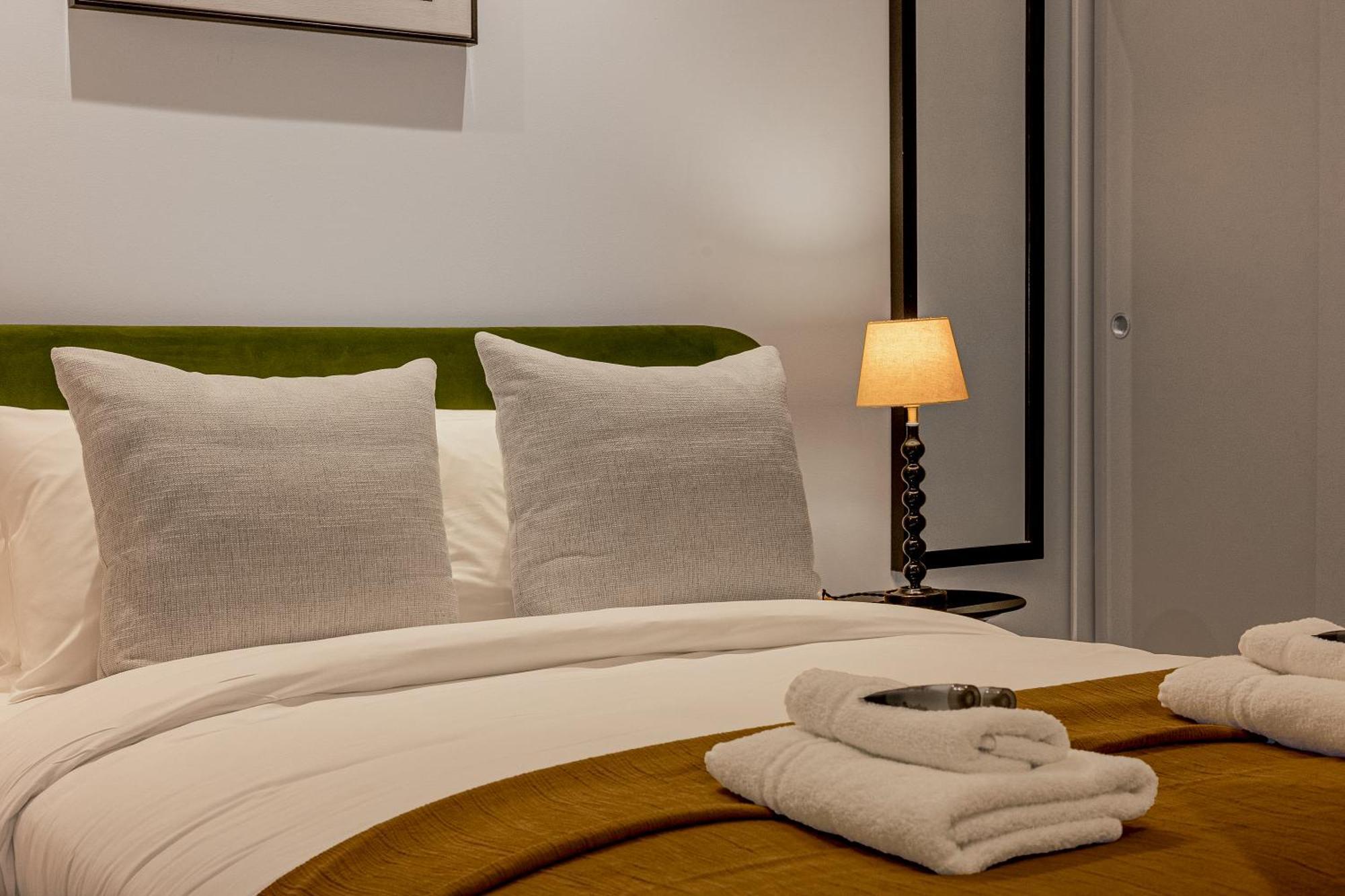 Central Servised Apartments On Artillery Lane London Bagian luar foto