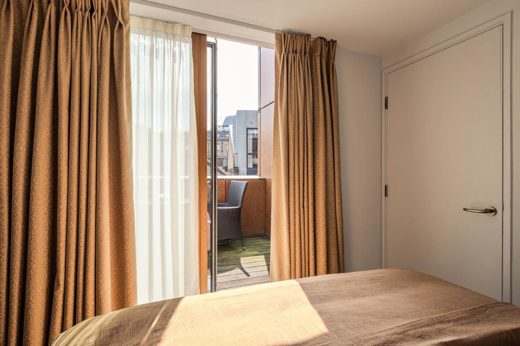 Central Servised Apartments On Artillery Lane London Bagian luar foto
