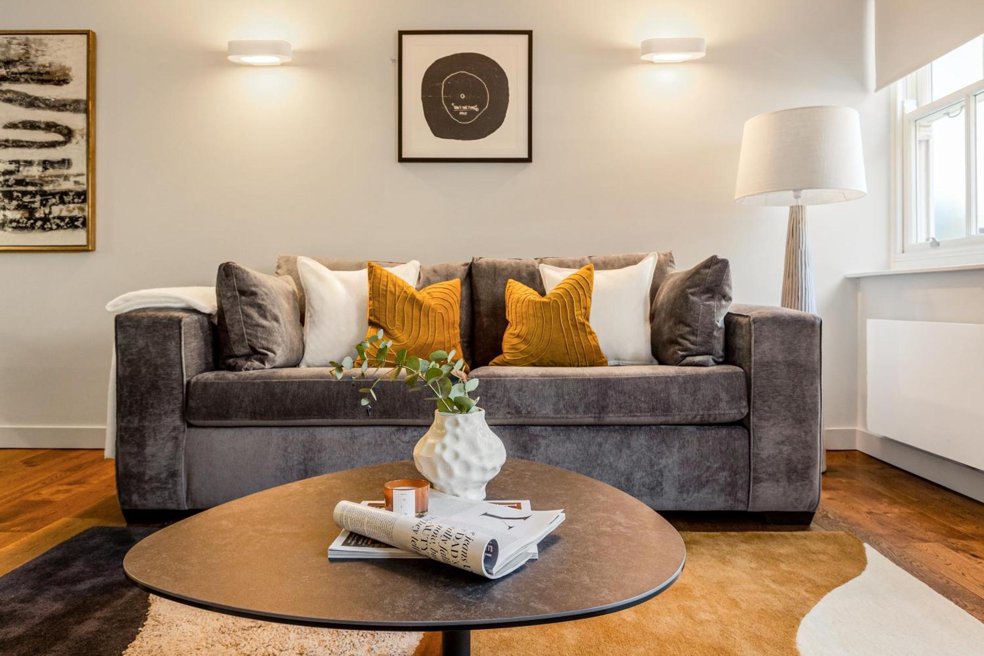 Central Servised Apartments On Artillery Lane London Bagian luar foto
